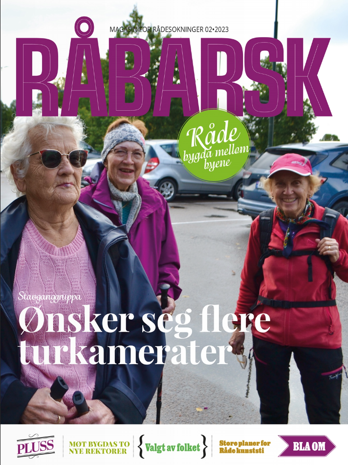Forside Råbarsk, tre eldre damer på tur - Klikk for stort bilde