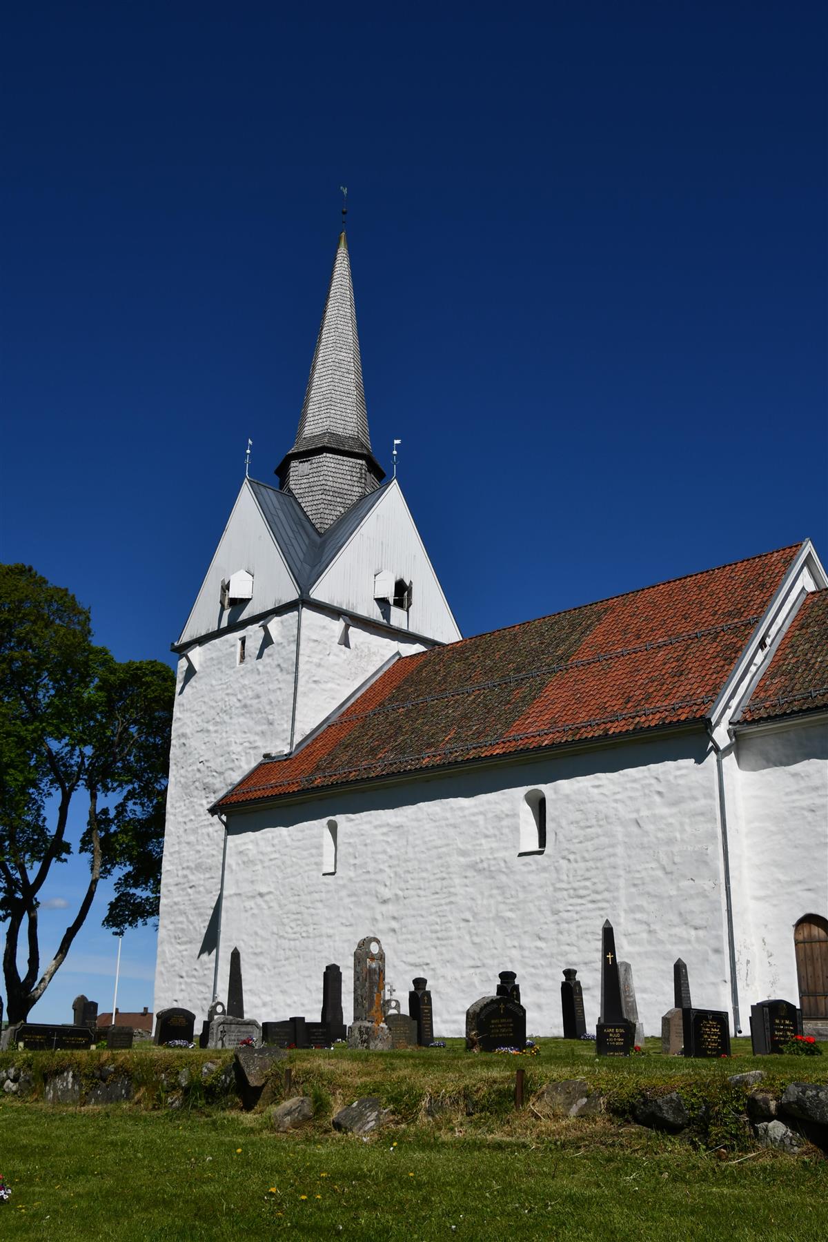 Foto av Råde kirke - Klikk for stort bilde