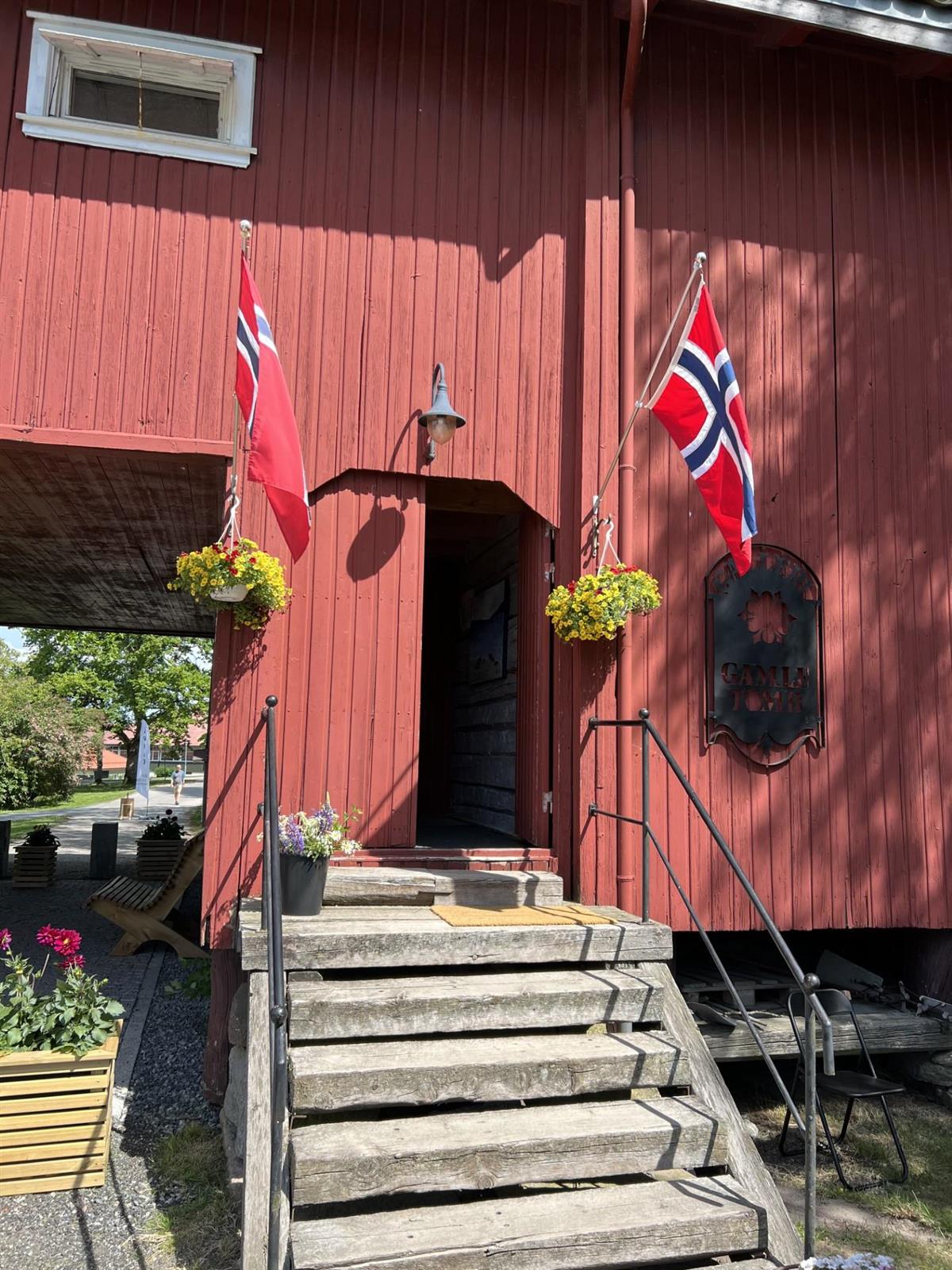 Foto av inngangspartiet til galleri gamle Tomb - Klikk for stort bilde